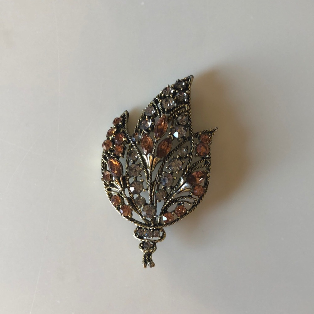 Vintage Rhinestone Brooch/ 1950’s Gold, Champagne, & Silver Colored Antique Pin.